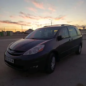Toyota Sienna 2008