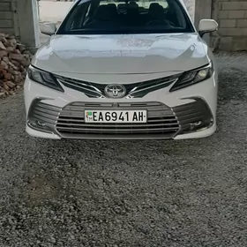 Toyota Camry 2019