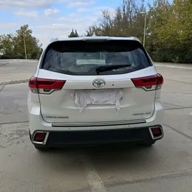 Toyota Highlander 2019