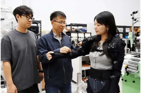 В Южной Корее подготовили к серийному выпуску костюм с экзоскелетом