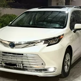 Toyota Sienna 2022