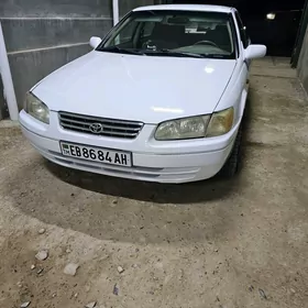 Toyota Camry 1998