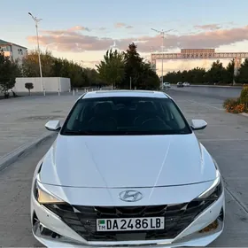 Hyundai Elantra 2022