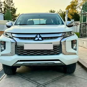 Mitsubishi L200 2020