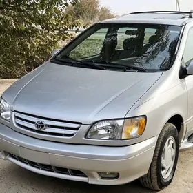Toyota Sienna 2001