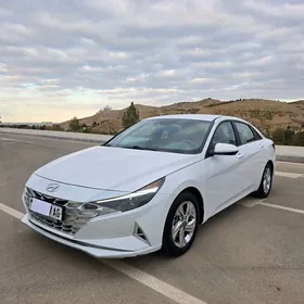 Hyundai Elantra 2022