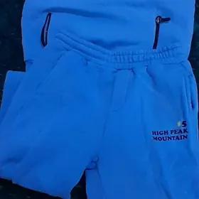 Спортивный костюм