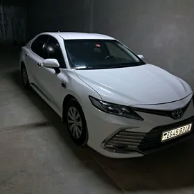 Toyota Camry 2021