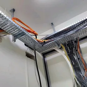 Elektrik ussa işe kabul edýärs