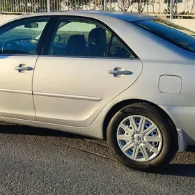Toyota Camry 2004