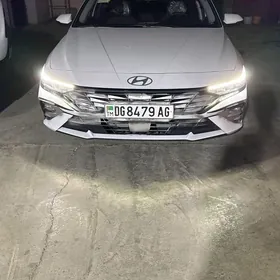 Hyundai Elantra 2025