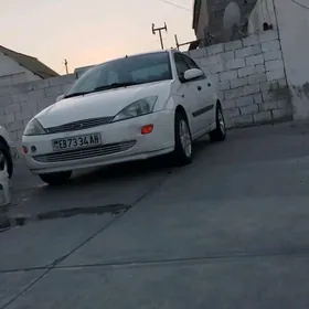 Ford Focus 2000