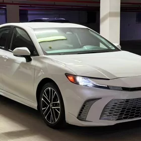 Toyota Camry 2025