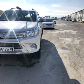 Toyota Hilux 2016