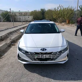 Hyundai Elantra 2022