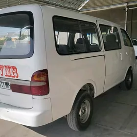 Toyota Hiace 2004