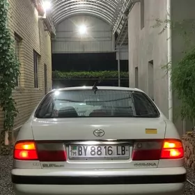 Toyota Corona 1995