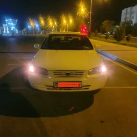 Toyota Camry 1999