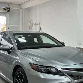 Toyota Camry 2021