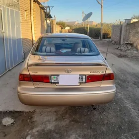 Toyota Camry 2000