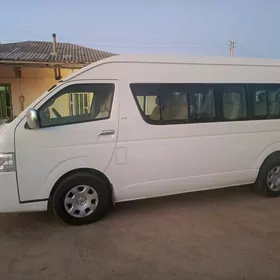 Toyota Hiace 2009
