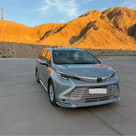 Toyota Sienna 2021