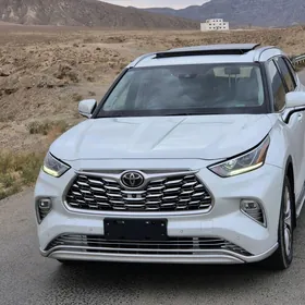 Toyota Highlander 2021