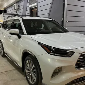 Toyota Highlander 2022