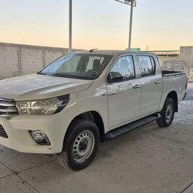Toyota Hilux 2020