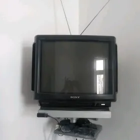 телевизор и колонка