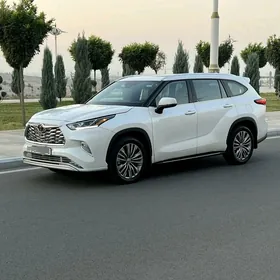 Toyota Highlander 2021