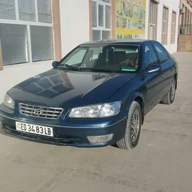 Toyota Camry 2000