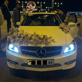 Mercedes-Benz C350 2010