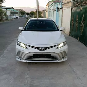 Toyota Camry 2024