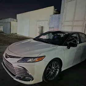 Toyota Camry 2021