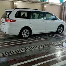 Toyota Sienna 2017