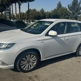 Mitsubishi Outlander 2022