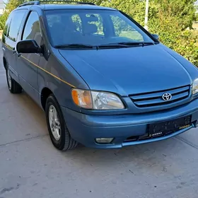 Toyota Sienna 2002