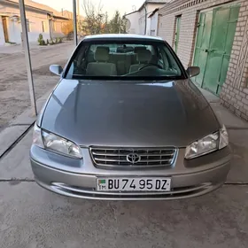 Toyota Camry 2001