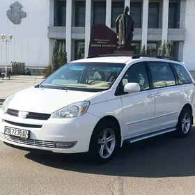 Toyota Sienna 2005