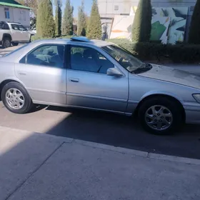 Toyota Camry 2000