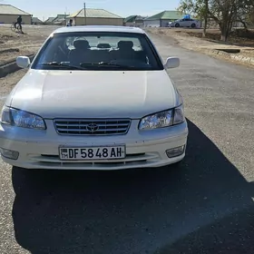 Toyota Camry 2001