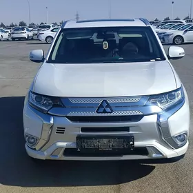 Mitsubishi Outlander 2023