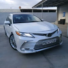 Toyota Camry 2020