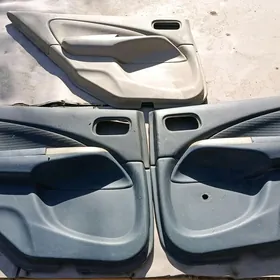 Nissan sunny obsiwka