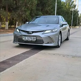 Toyota Camry 2021