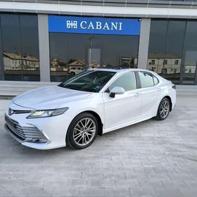 Toyota Camry 2021