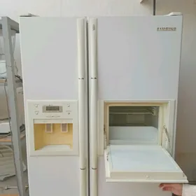 Холодильник фирма Samsung