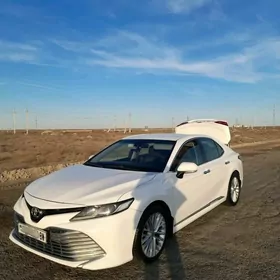 Toyota Camry 2018