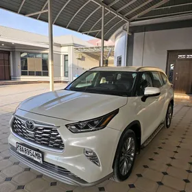 Toyota Highlander 2021